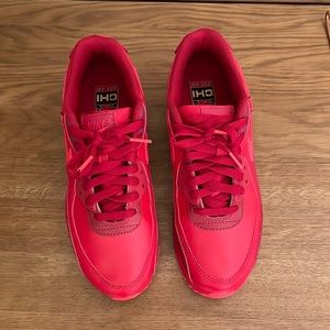 Men’s 7.5 red Nike Air Max sneakers. Excellent condition. Worn once
